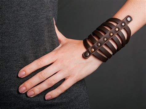 womens leather braces